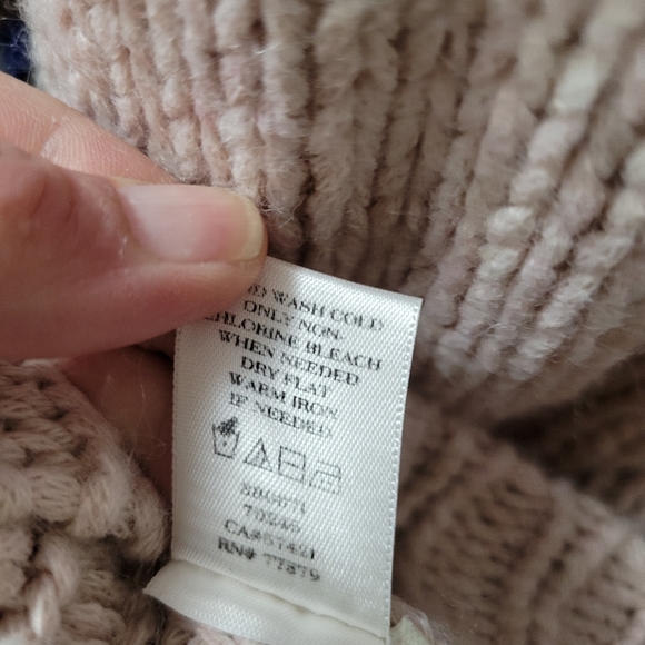 Ann Taylor pink chunky knit sweater size medium - Picture 7 of 9